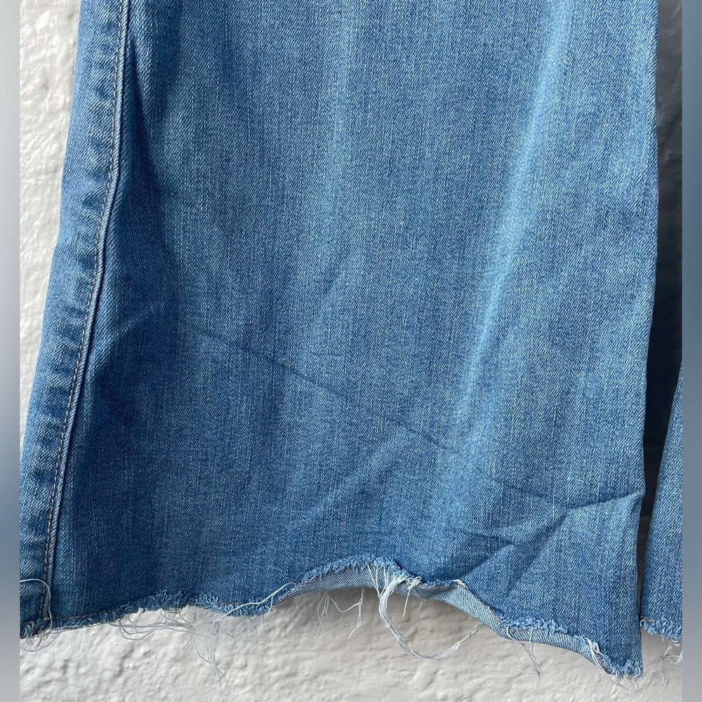Hollister Patchwork High Rise Flare Raw Hem Soft Stretch Denim Jeans; 19 34/31 - Picture 4 of 6